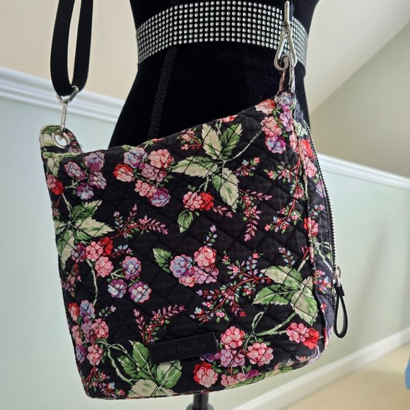 Vera Bradley Handbags - Vera Bradley Carson Crossbody Bag w/ Cell Phone Pocket Winter Berry Black